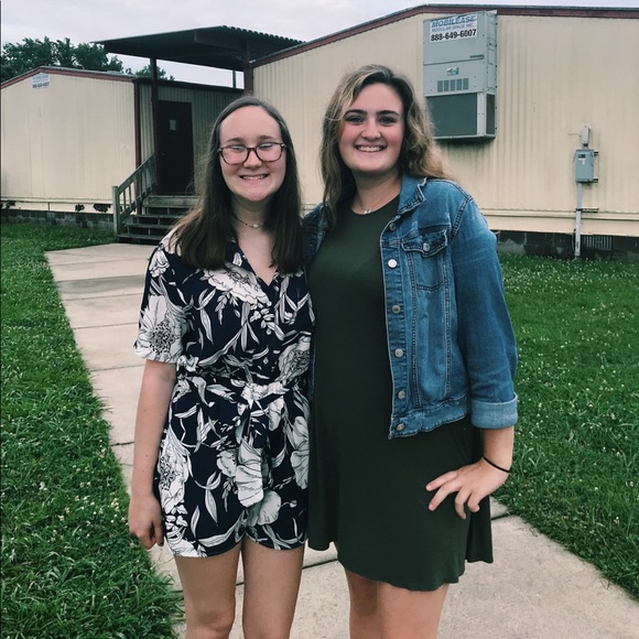 Meet your Posher, Chloe - Picture 2 of 4